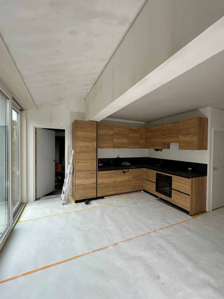 Keuken laten stucen nieuwbouw - Stukadoorsbedrijf Groningen Haren Zuidhorn